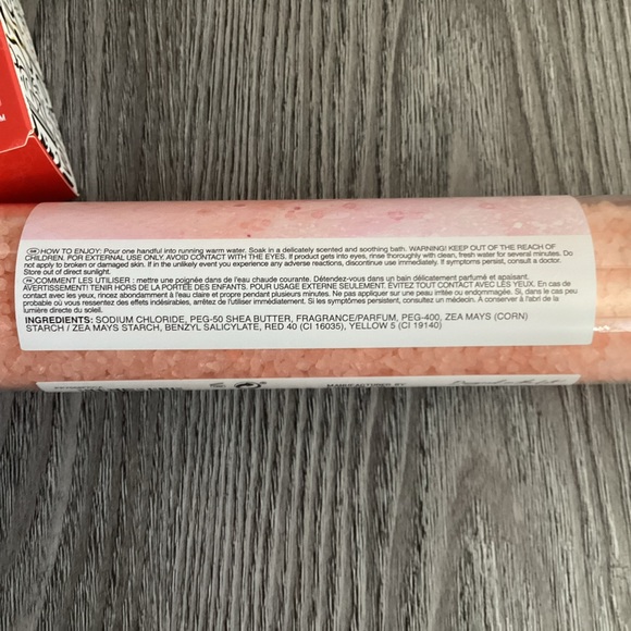 🔥HOST PICK🔥Friends Bath Set! - Picture 9 of 10